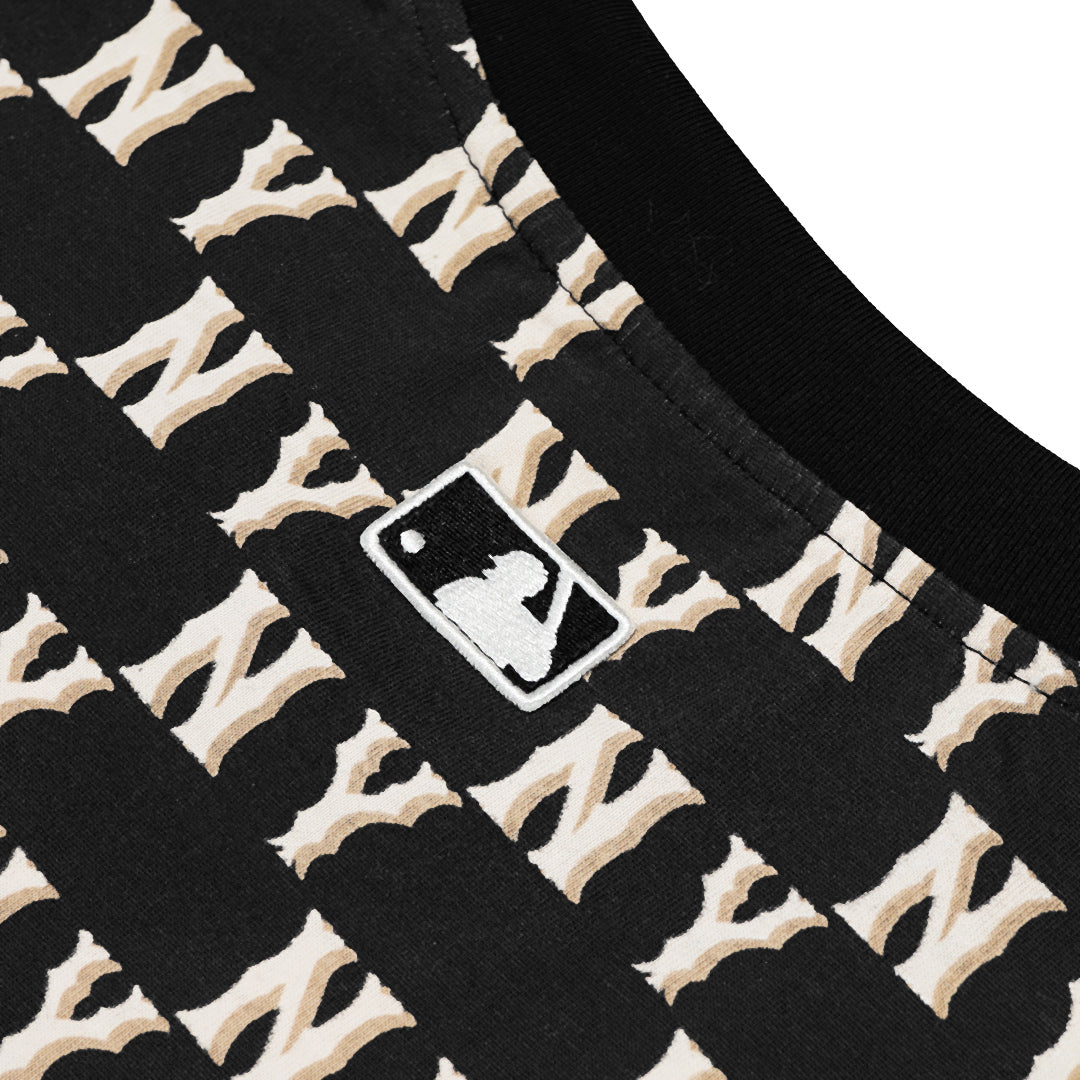 M7B Classic Monogram Pattern T-Shirt